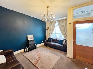 Lounge- click for photo gallery